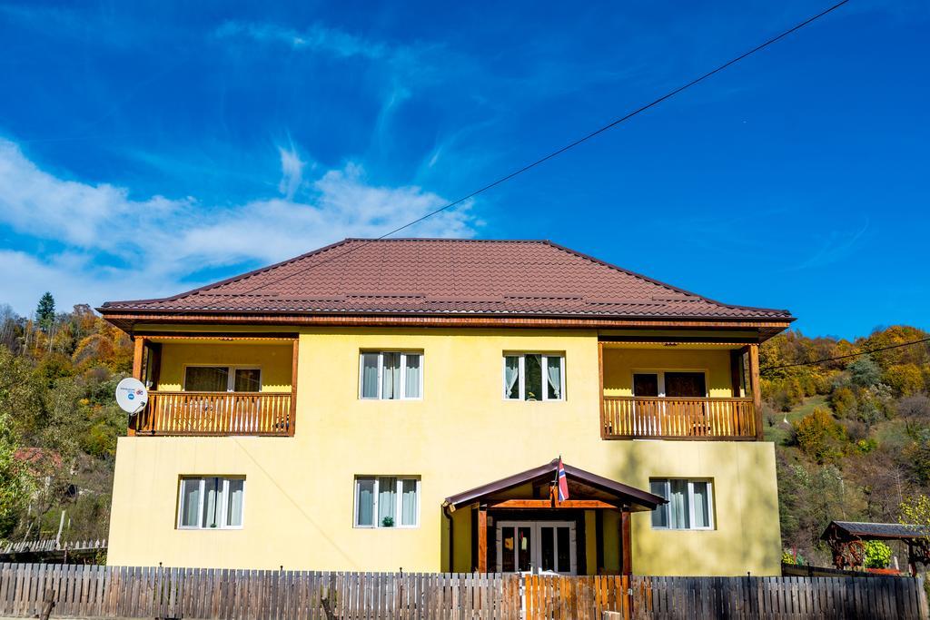 Noring Guest House Lupeni  Exterior foto