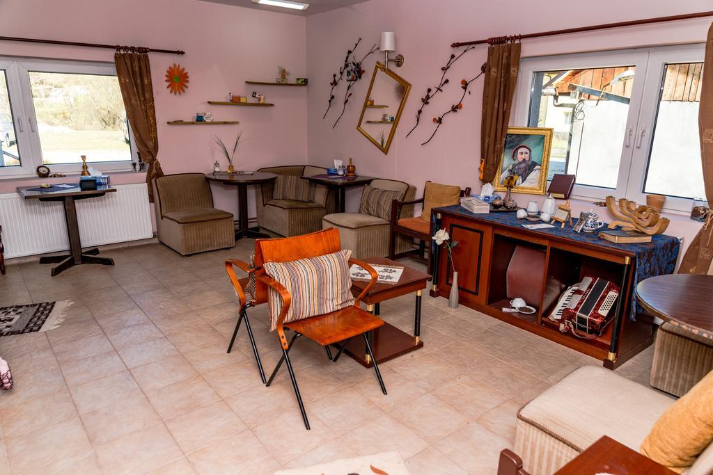Noring Guest House Lupeni  Exterior foto